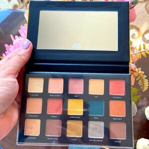 Milani gilded gold eyeshadow palette